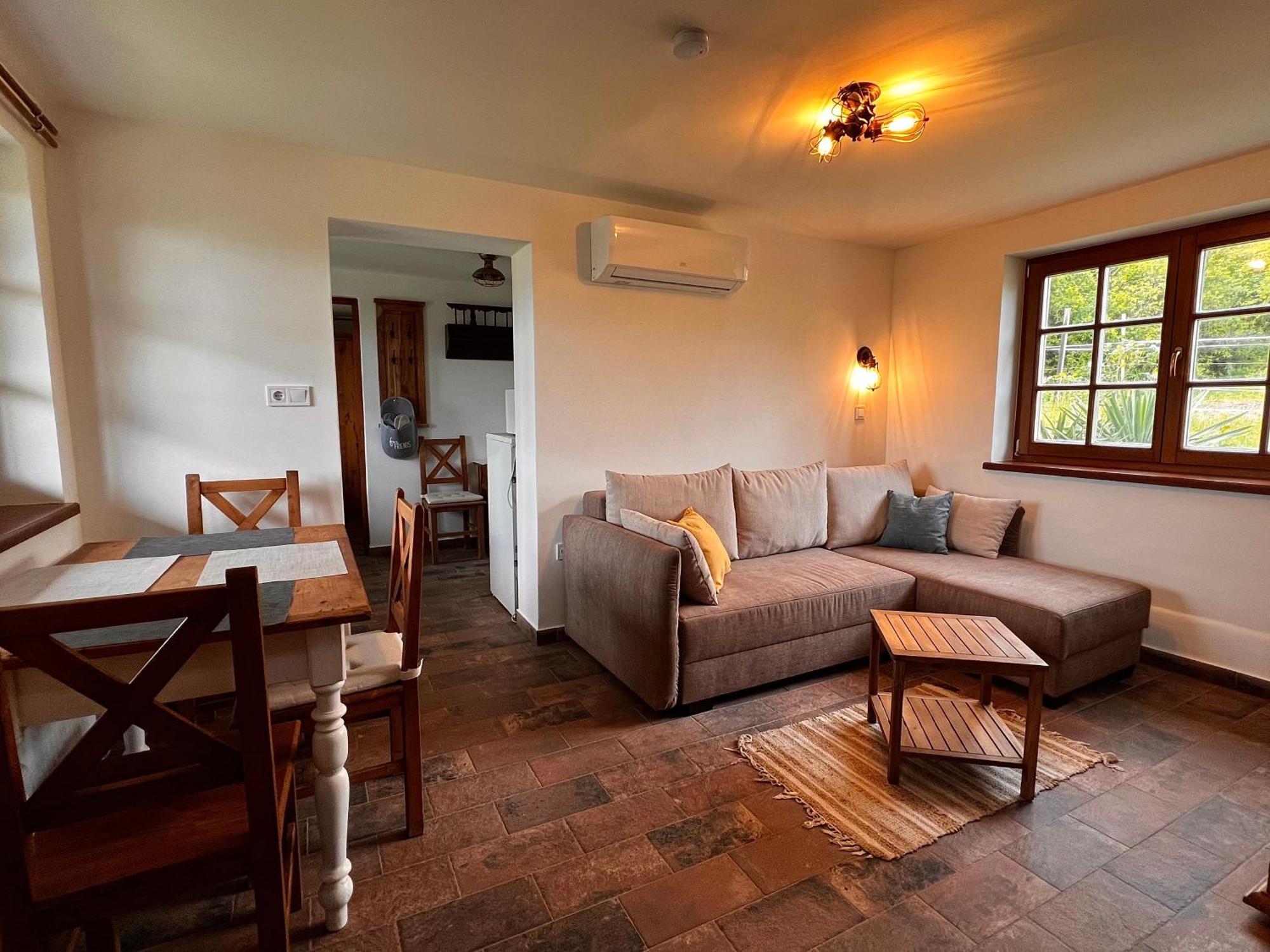 Bed and Breakfast Pilisi Lovas Major, Dorog Екстер'єр фото