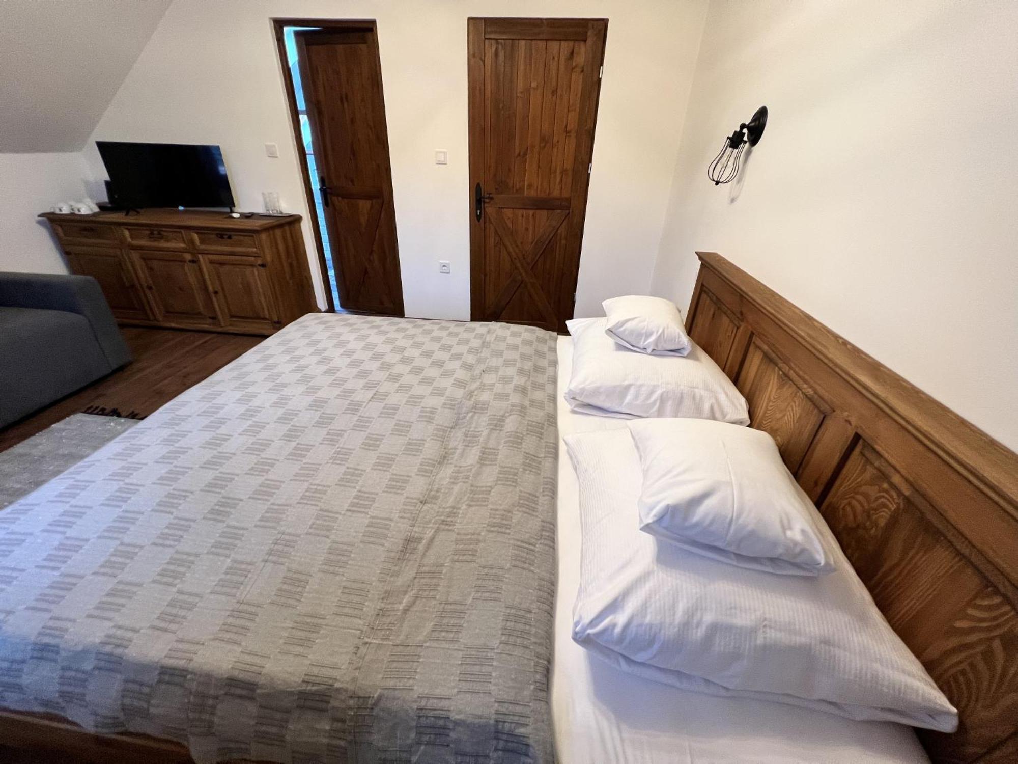 Bed and Breakfast Pilisi Lovas Major, Dorog Екстер'єр фото