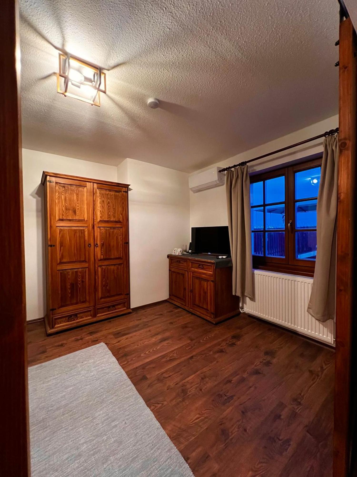 Bed and Breakfast Pilisi Lovas Major, Dorog Екстер'єр фото