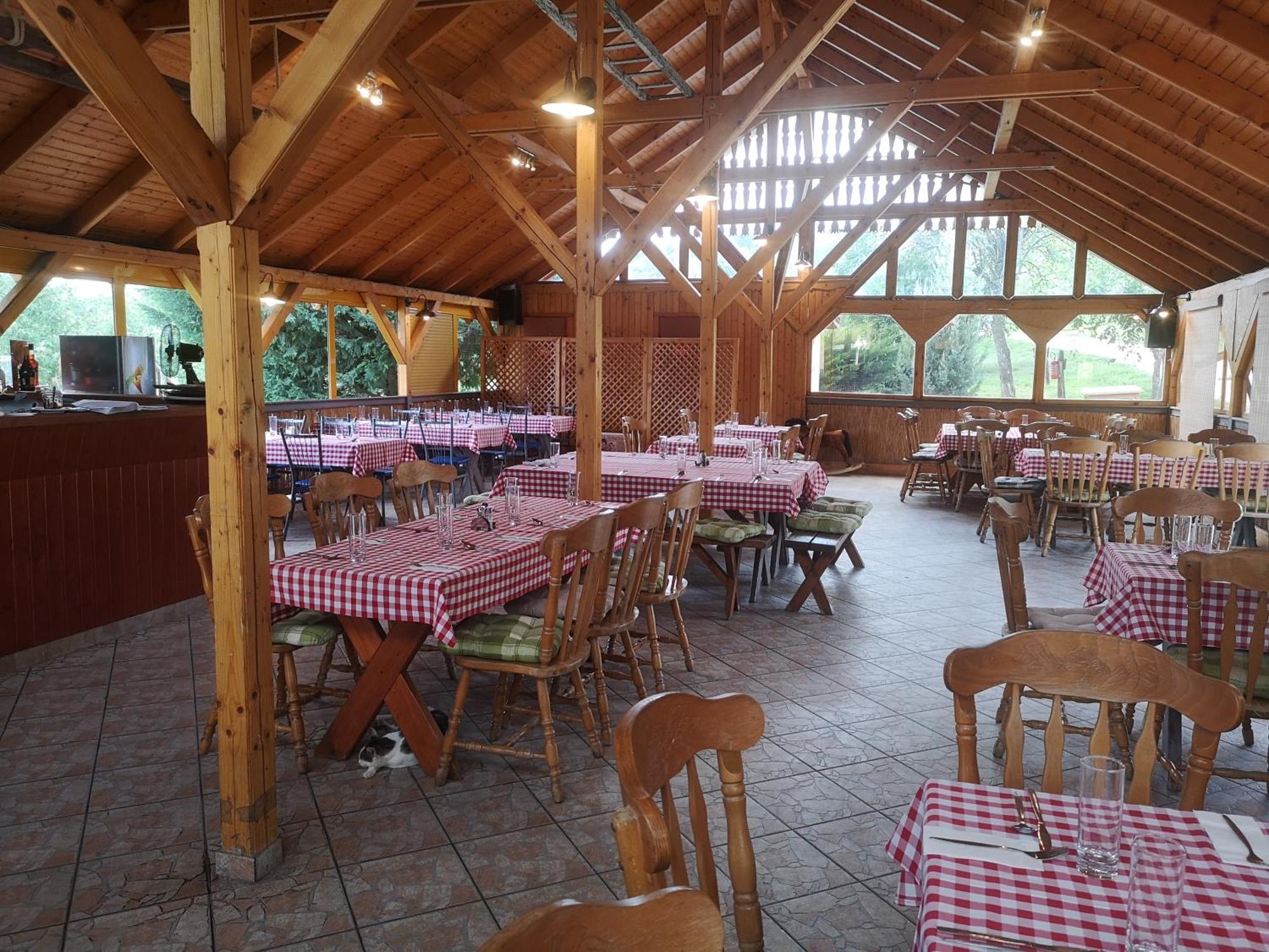 Bed and Breakfast Pilisi Lovas Major, Dorog Екстер'єр фото
