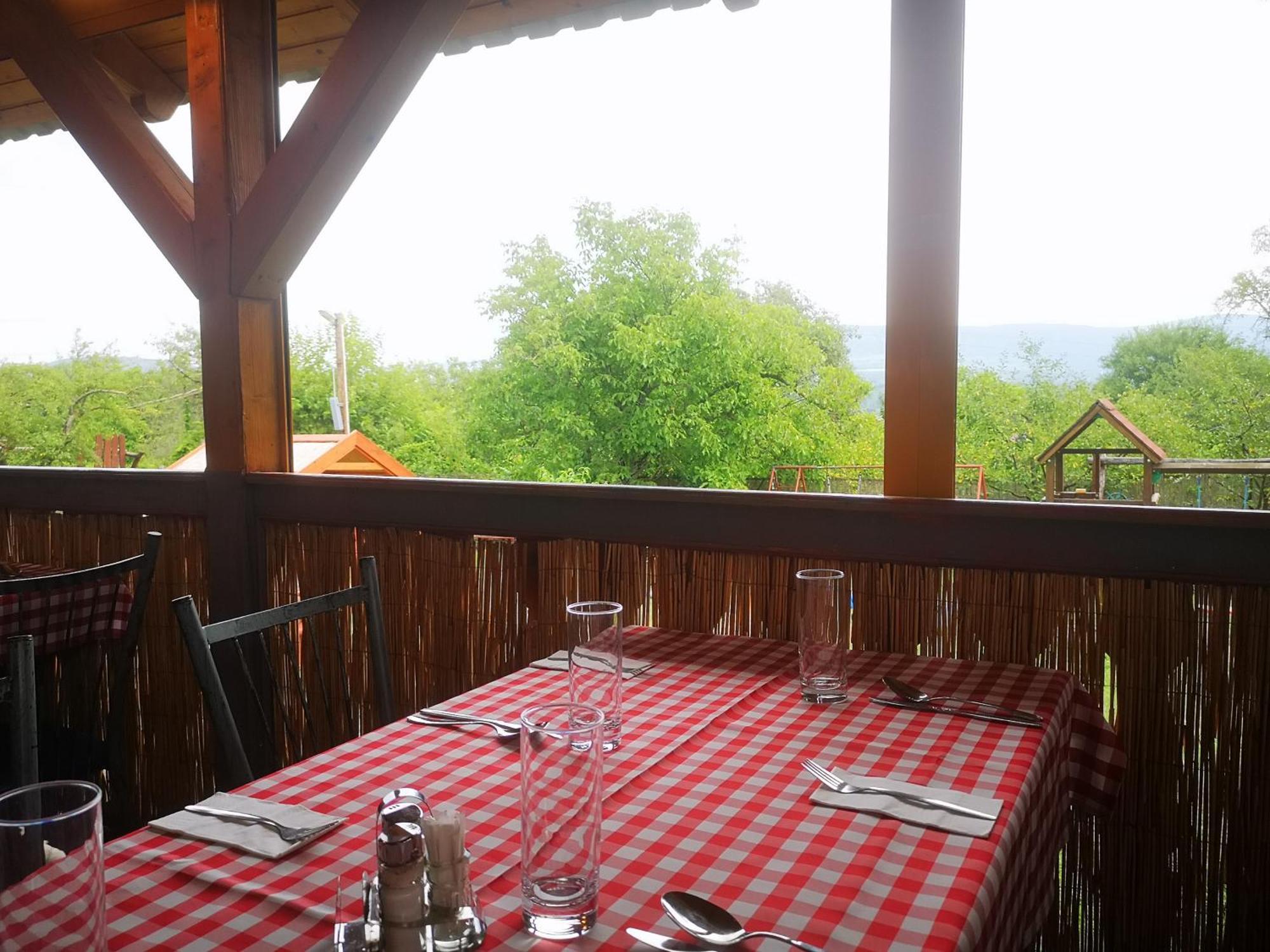Bed and Breakfast Pilisi Lovas Major, Dorog Екстер'єр фото
