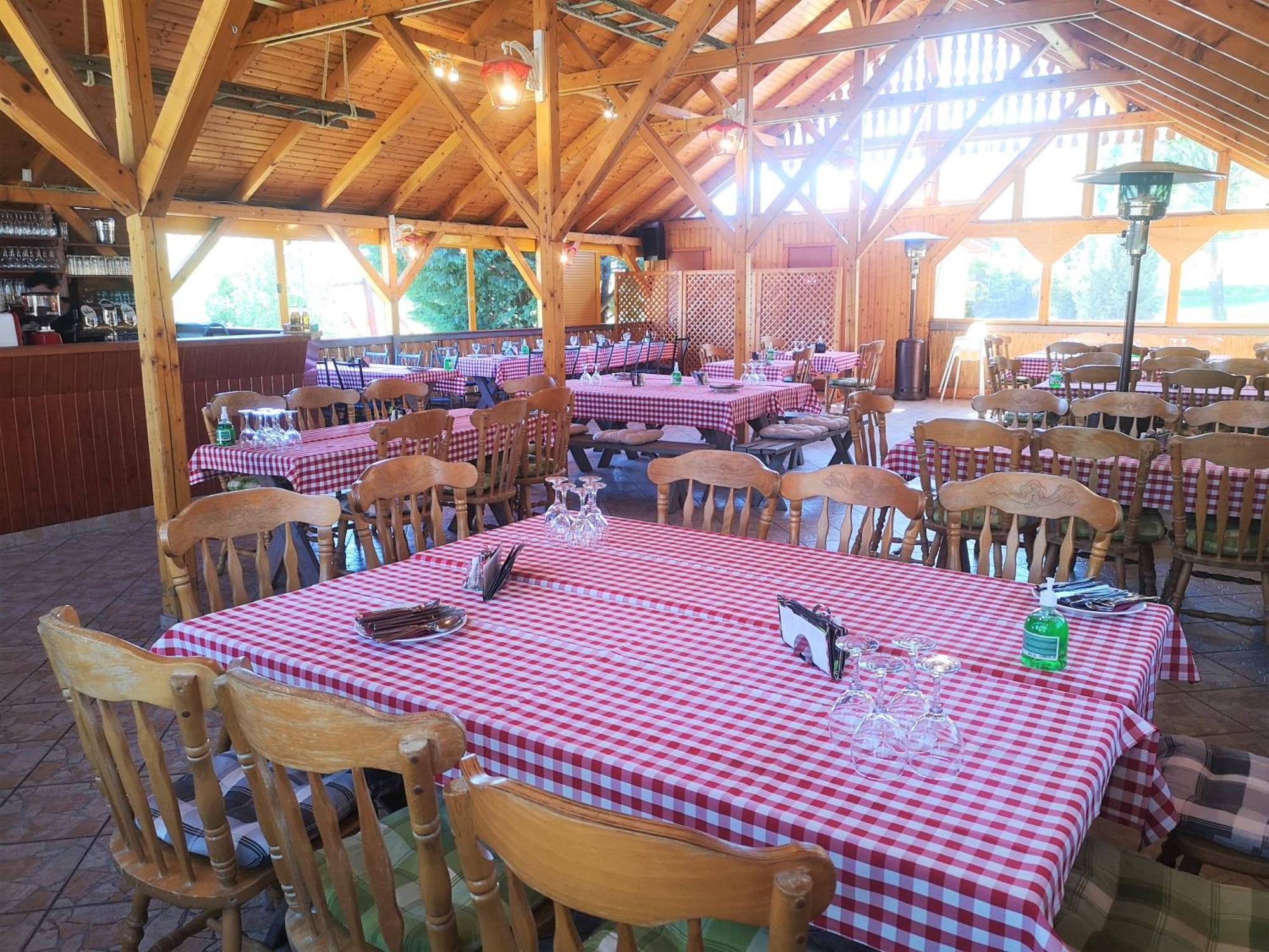 Bed and Breakfast Pilisi Lovas Major, Dorog Екстер'єр фото