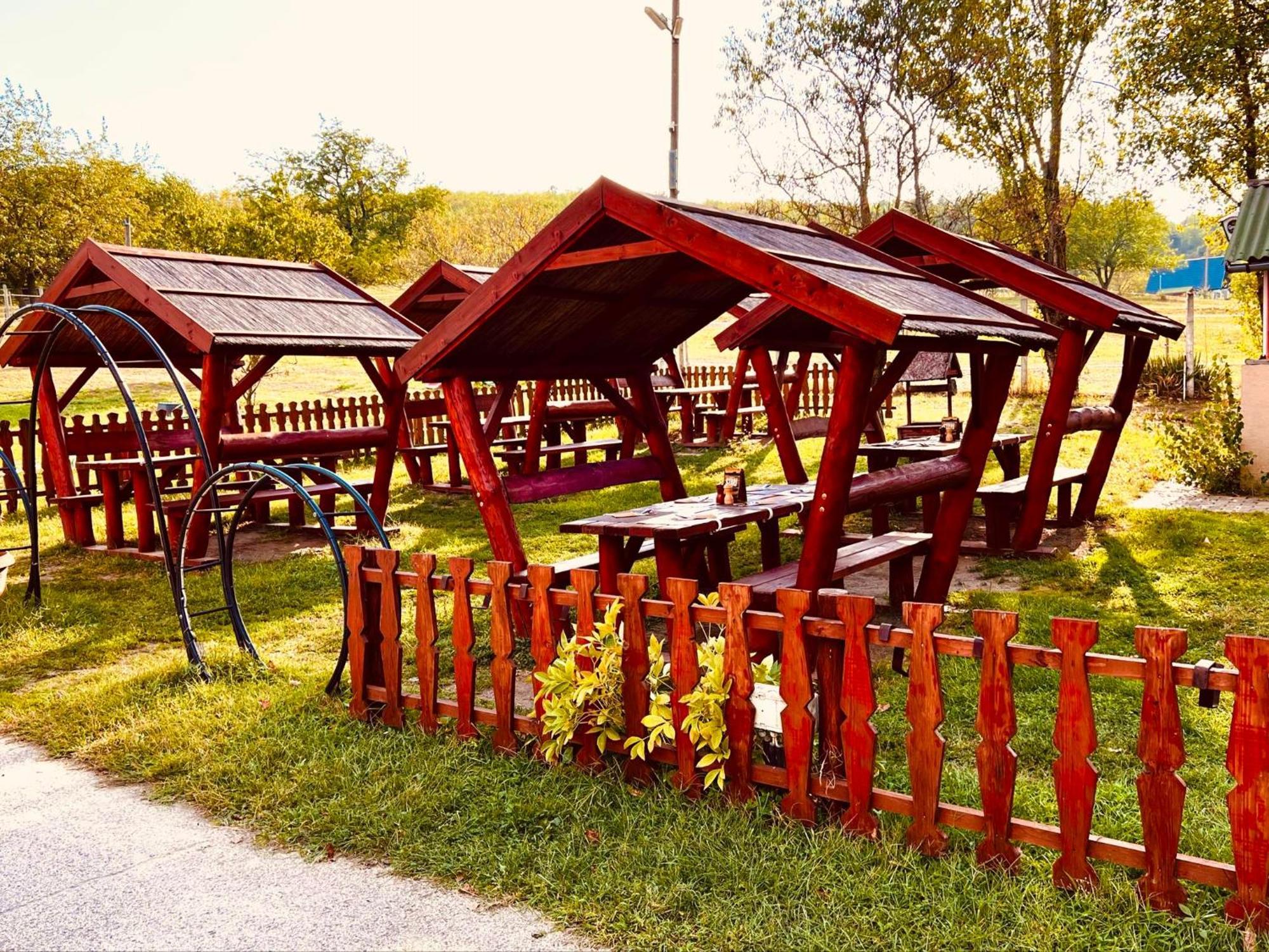 Bed and Breakfast Pilisi Lovas Major, Dorog Екстер'єр фото